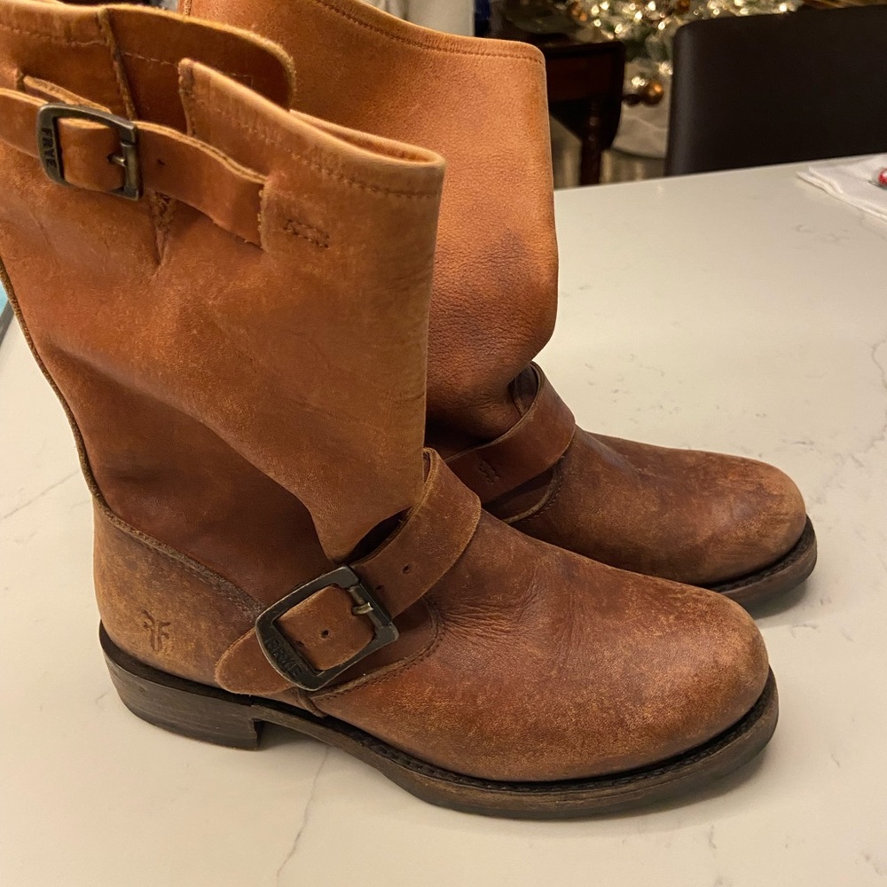 Frye Veronica Slouch size 5